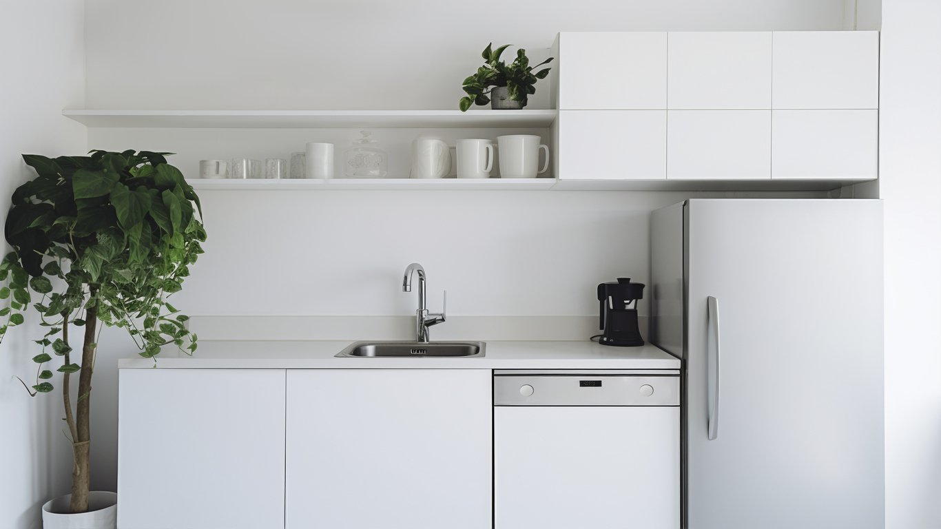 The Return of Modern White Kitchen Cabinets