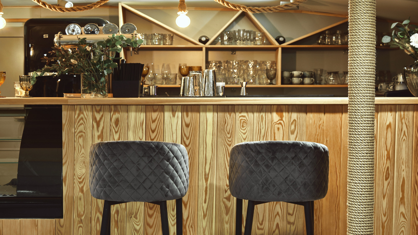 Bringing Your Contemporary Home Bar to Life with Woodyart