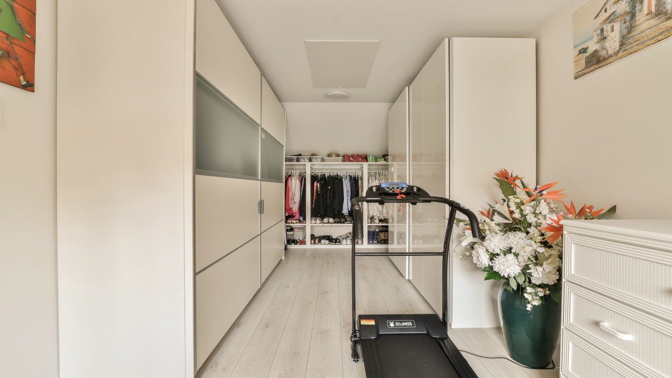 Tips for Maintaining Your Master Bedroom Closet